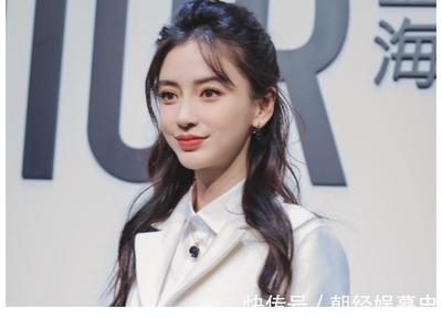 Angelababy 出席品牌活动，现场人气爆棚