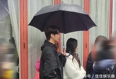 许凯新剧路透曝光，与女主 CP 感十足